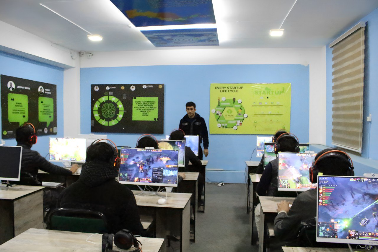A competition was held among students in the e-sports genre "Dota 2".