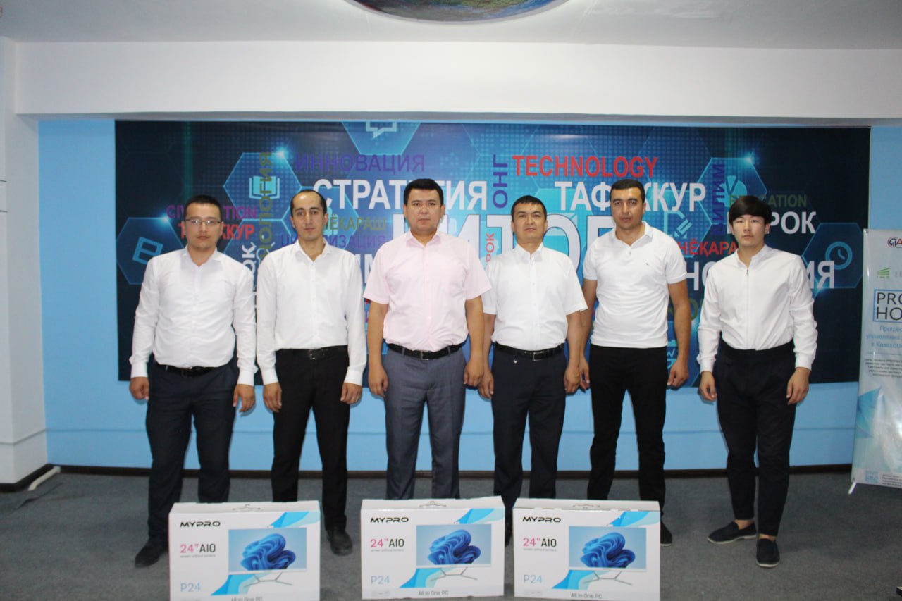 A solemn award ceremony was held to honor students and their mentors who achieved high results at all stages of the One Million Programmers project.