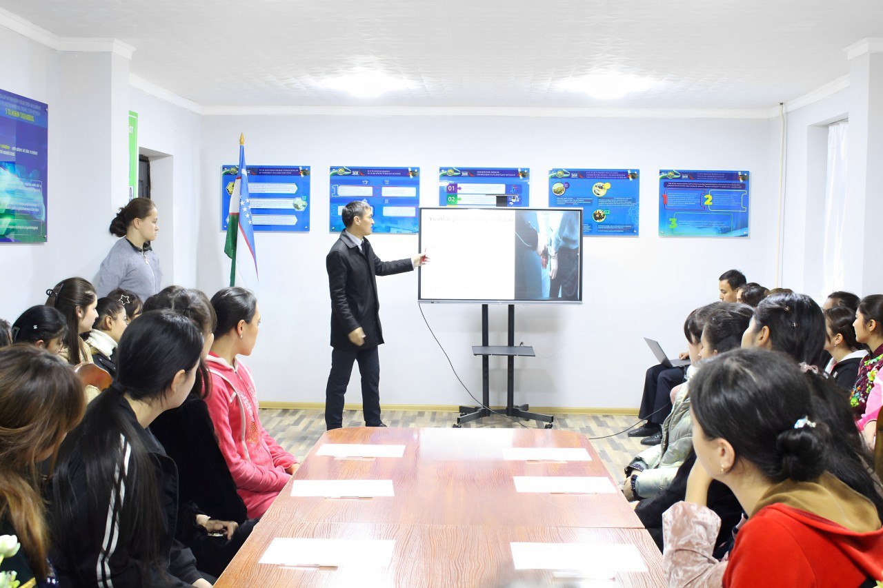 Yesterday, the next open dialogue of the university management with students and youth was held in the A-block of the International Innovative University "Student Residence".