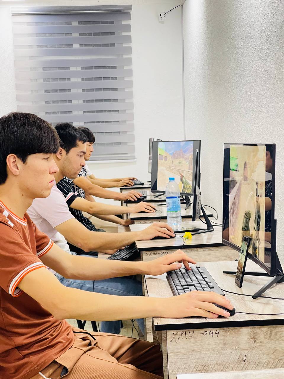 On the initiative of F. Pirmatov, the leader of the primary organization of the International Innovative University, a competition was held among students on cyber sports games within the framework of "Youth Month".