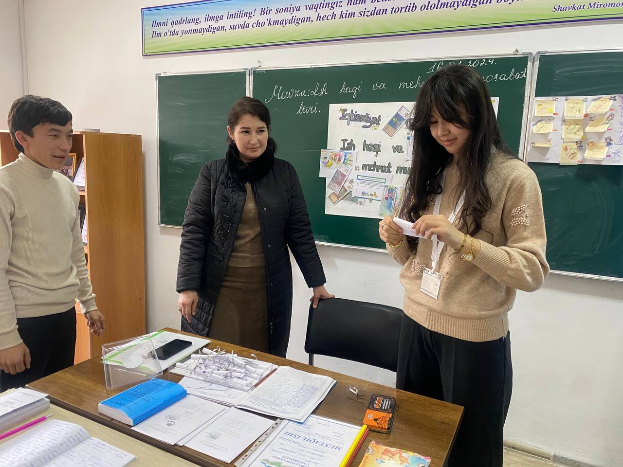 Iqtisodiyot nazariyasi  fanidan "Raqobat va monopoliya. Ish haqi va mehnat munosabatlari" mavzusida ochiq dars mashg'uloti bo'lib o'tdi.