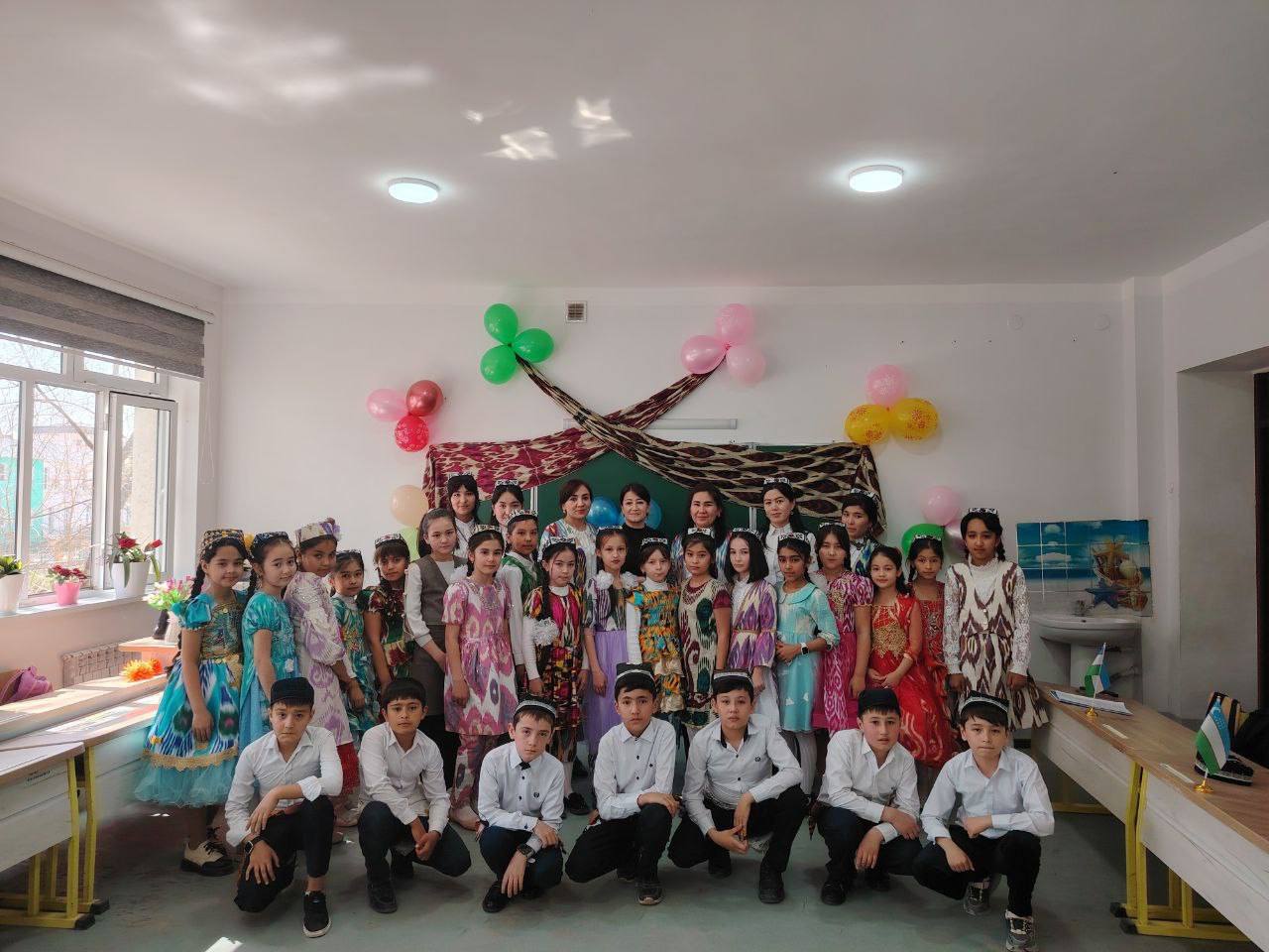 Студенты Международного инновационного университета на практике провели праздник Навруз вместе с учащимися 4 класса 10 общеобразовательной школы города Карши.